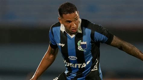 Juan Izquierdo: Uruguayan footballer dies aged 27 after .